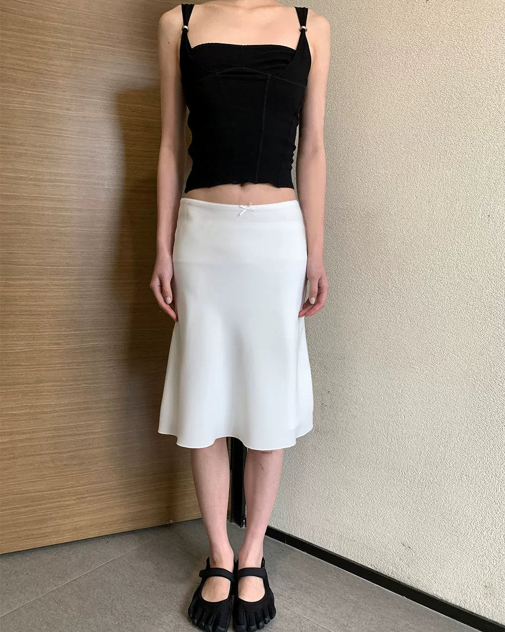 Elle | Éloise Low Rise Satin Midi Skirt