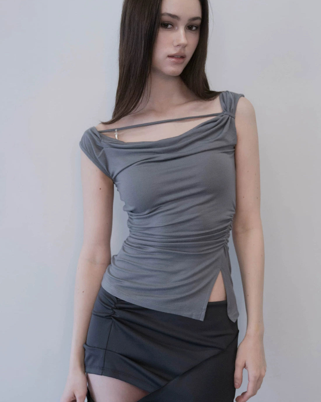 Eihey | Asymmetrical Off-Shoulder Ruched Top