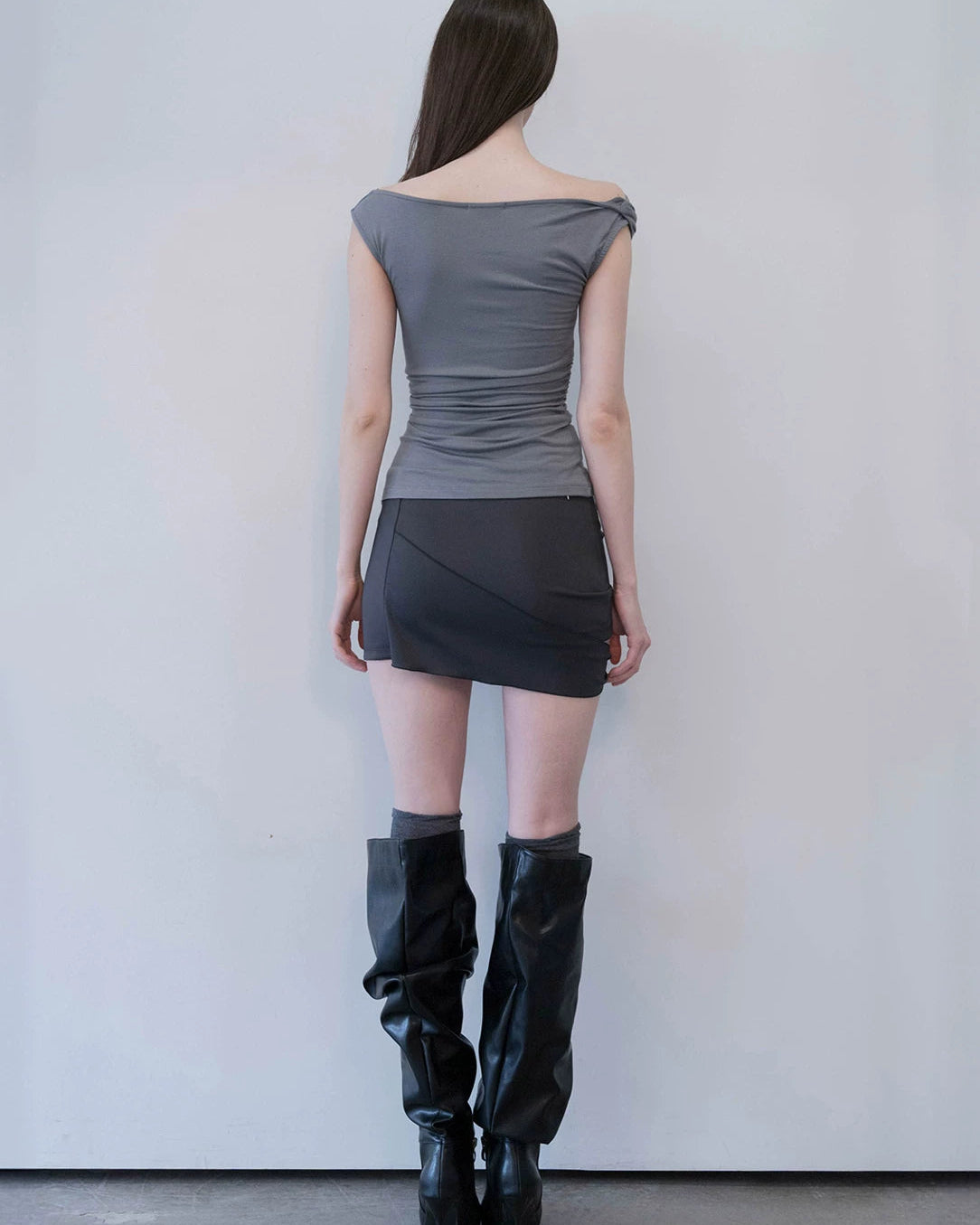 Eihey | Asymmetrical Off-Shoulder Ruched Top