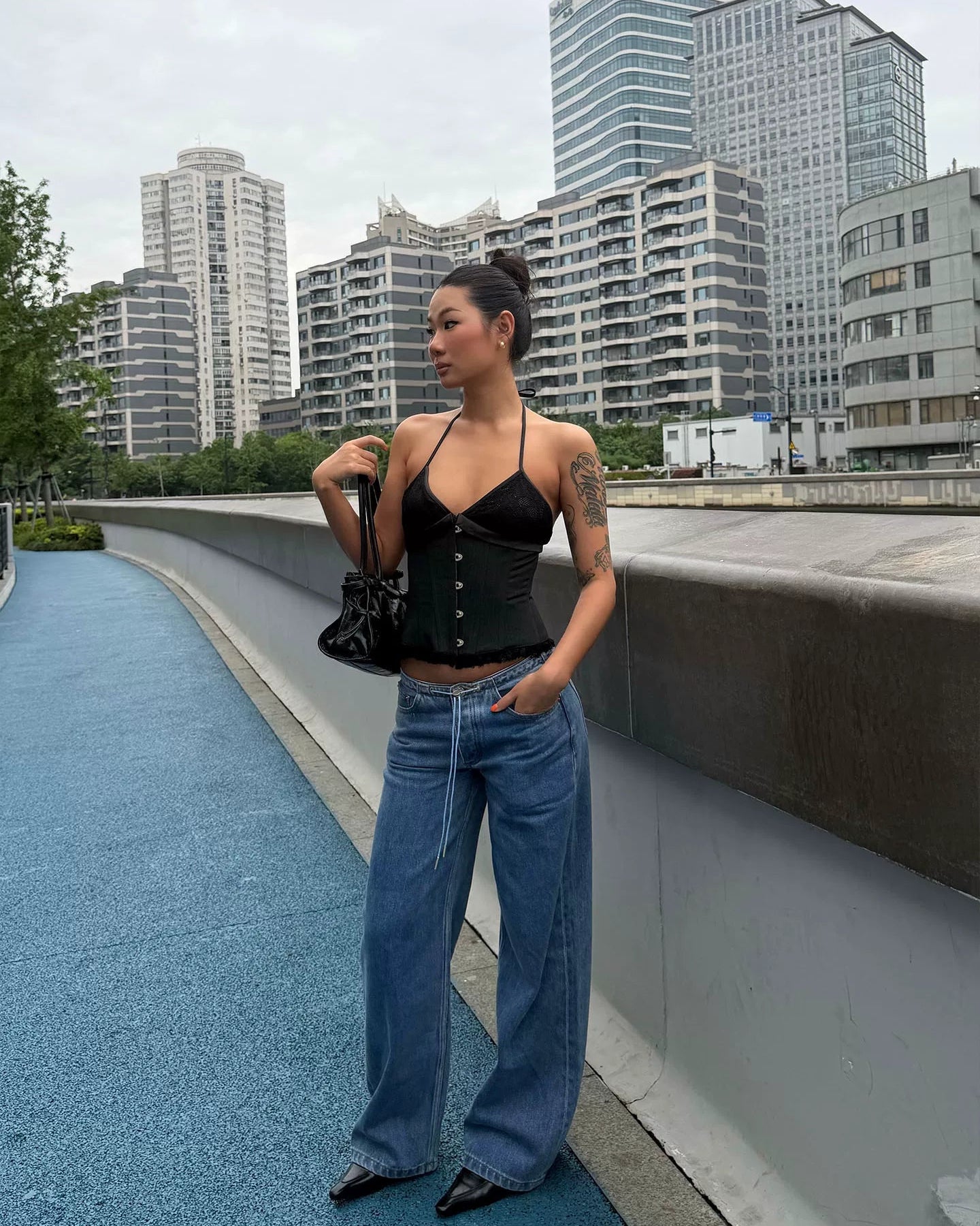 Elle | Cool Low-Rise Drawstring Jeans