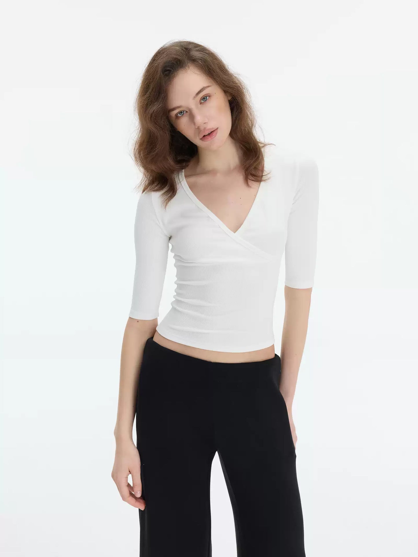 Elle | Everyday Cross V-Neck Top