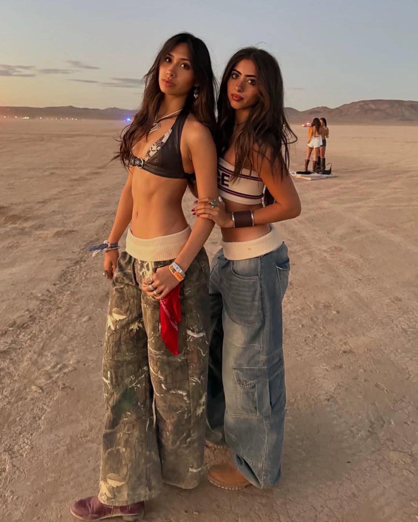 Elle | Ribbed Waistband Tree Camo Straight-Leg Jeans