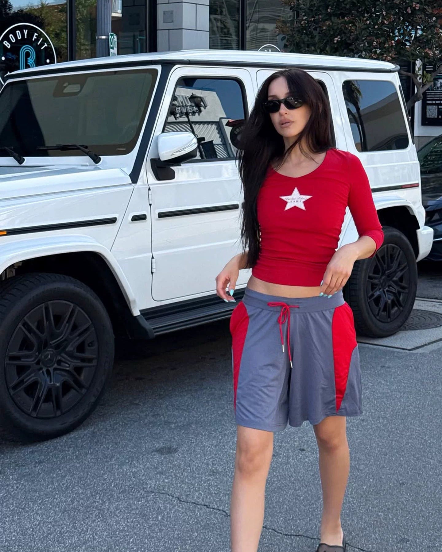 Elle | Star Graphic V-Neck 3/4 Sleeve Top