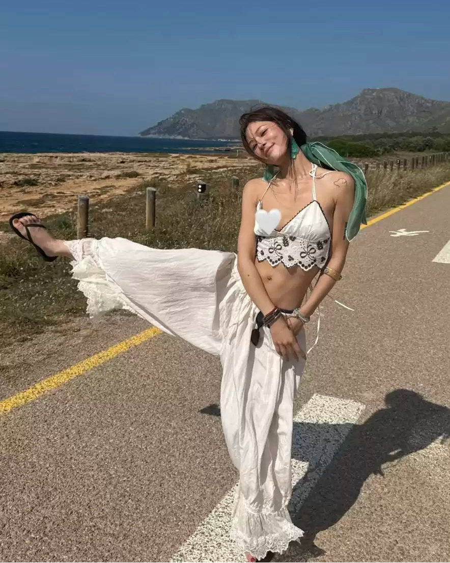 Elle | White Lace Trim Balloon Capri Pants