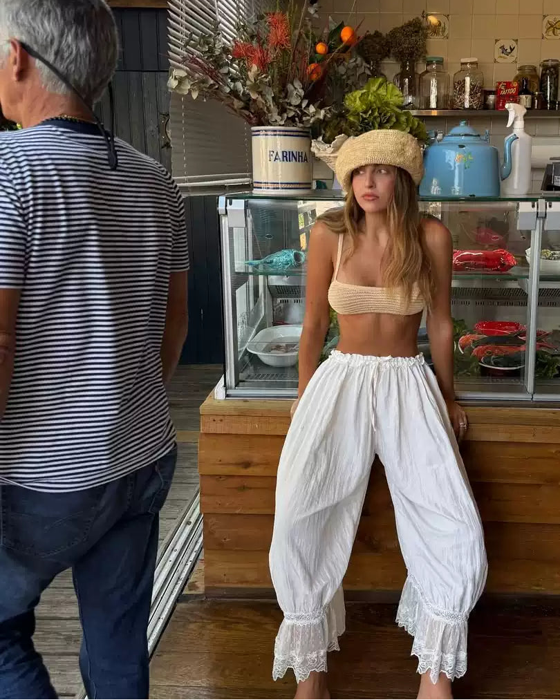 Elle | White Lace Trim Balloon Capri Pants