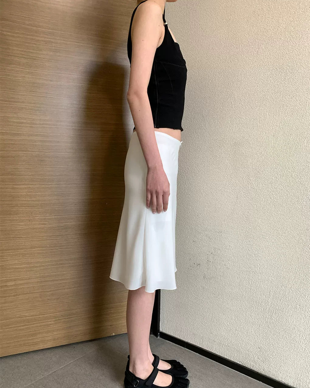 Elle | Éloise Low Rise Satin Midi Skirt