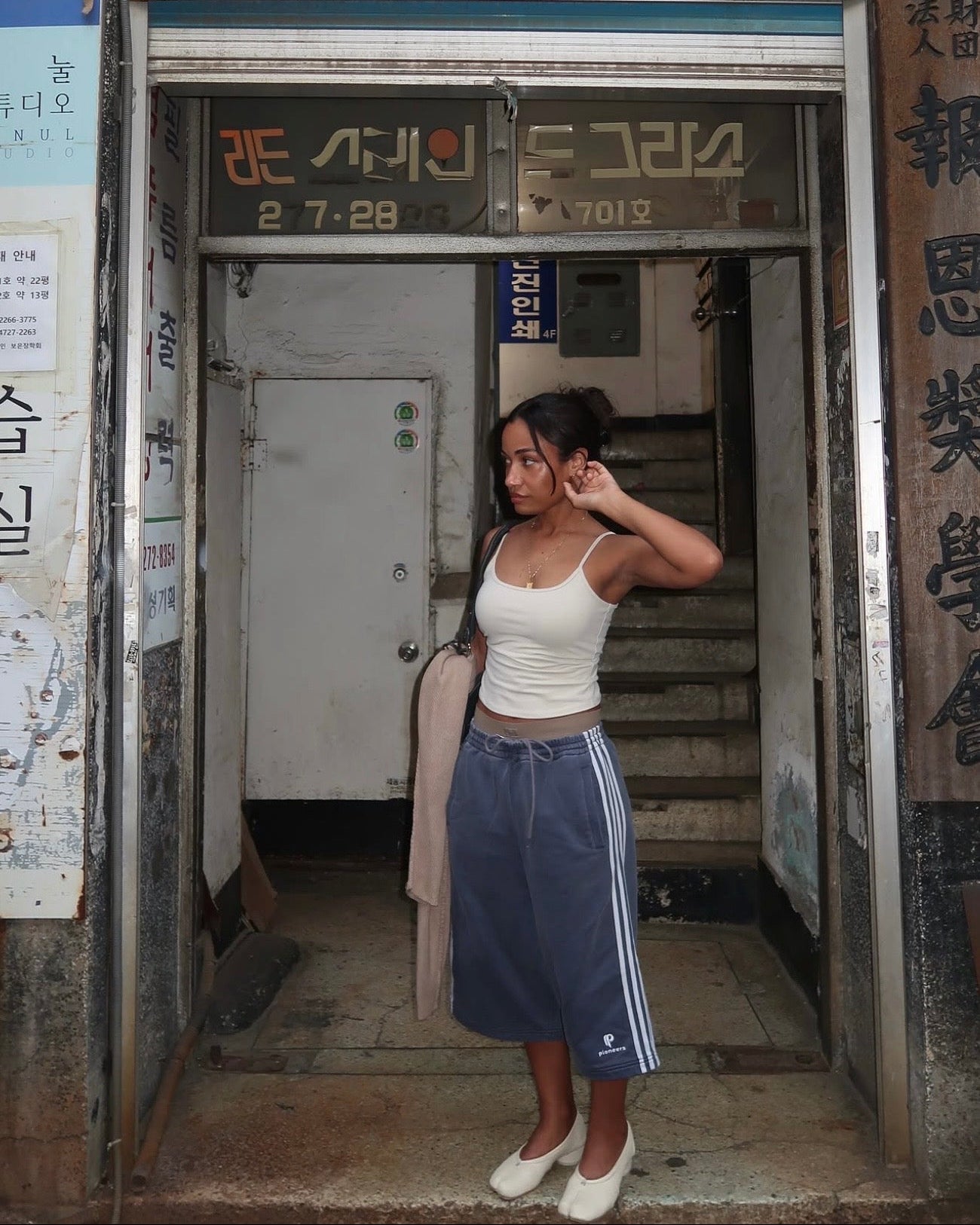 Elle | Four-Stripe Capri Shorts