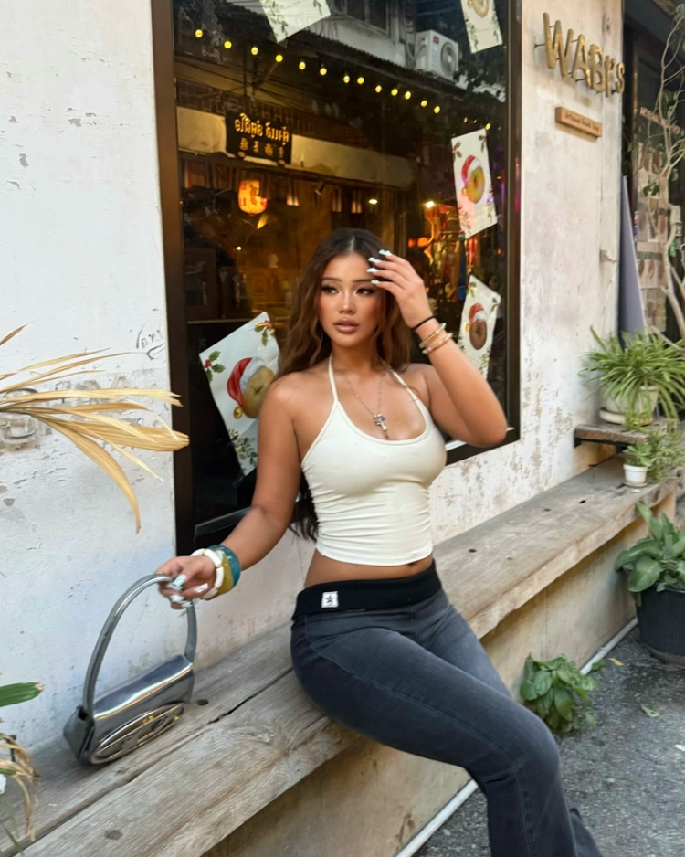 Half Moon Halter