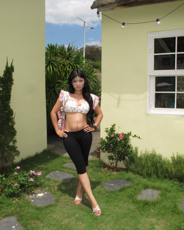 Low-Rise Sculpt Capri Leggings