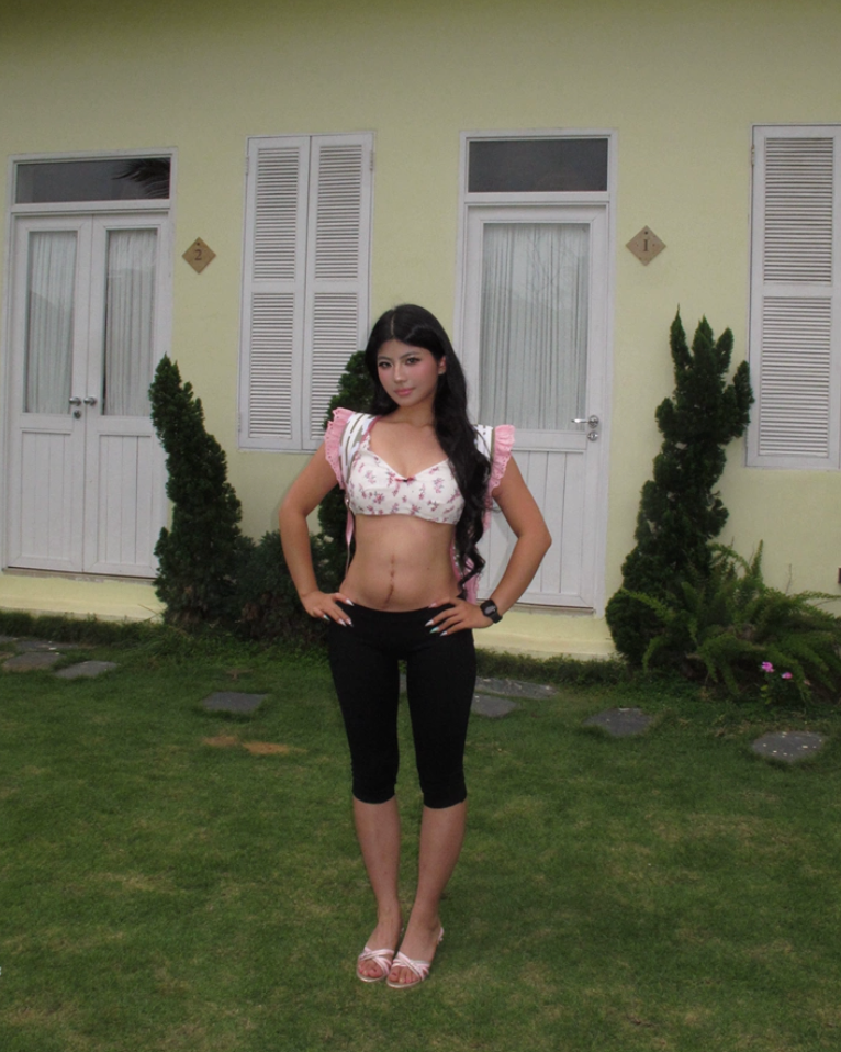 Low-Rise Sculpt Capri Leggings