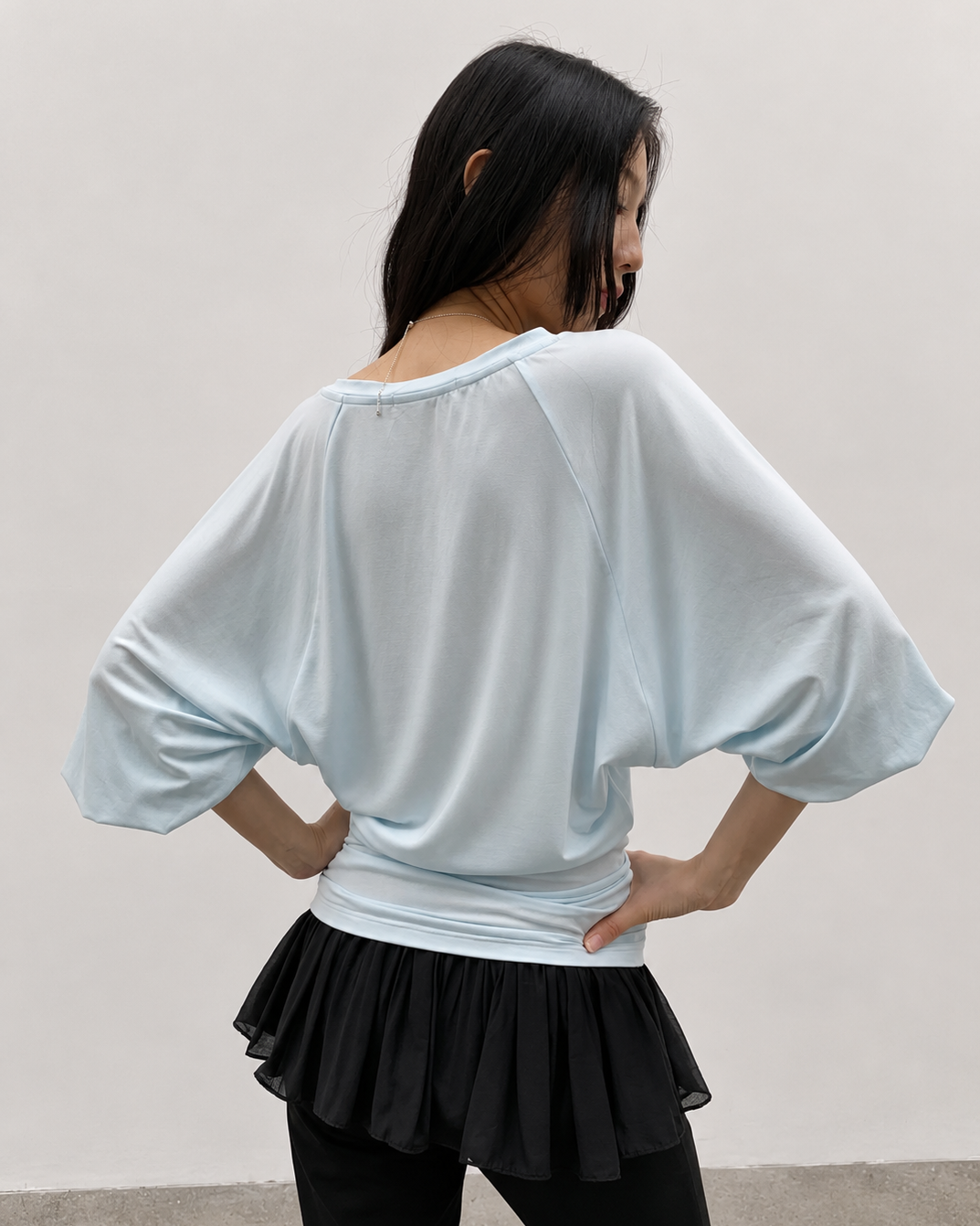 Lyla Lyocell V-Neck Balloon Sleeve Top
