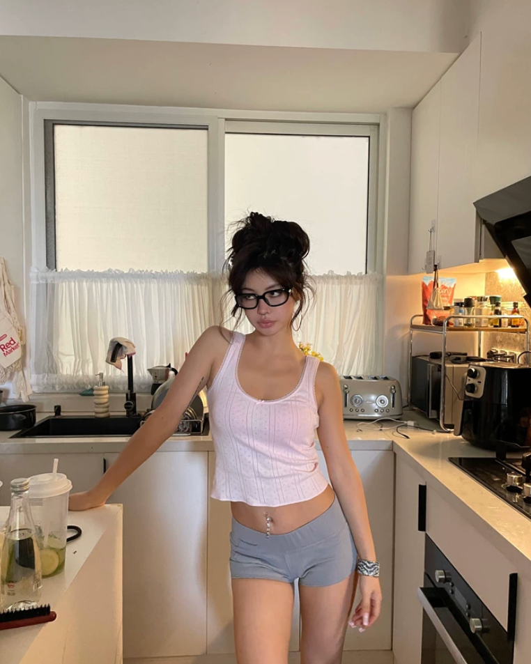 Elle | Scoop Top