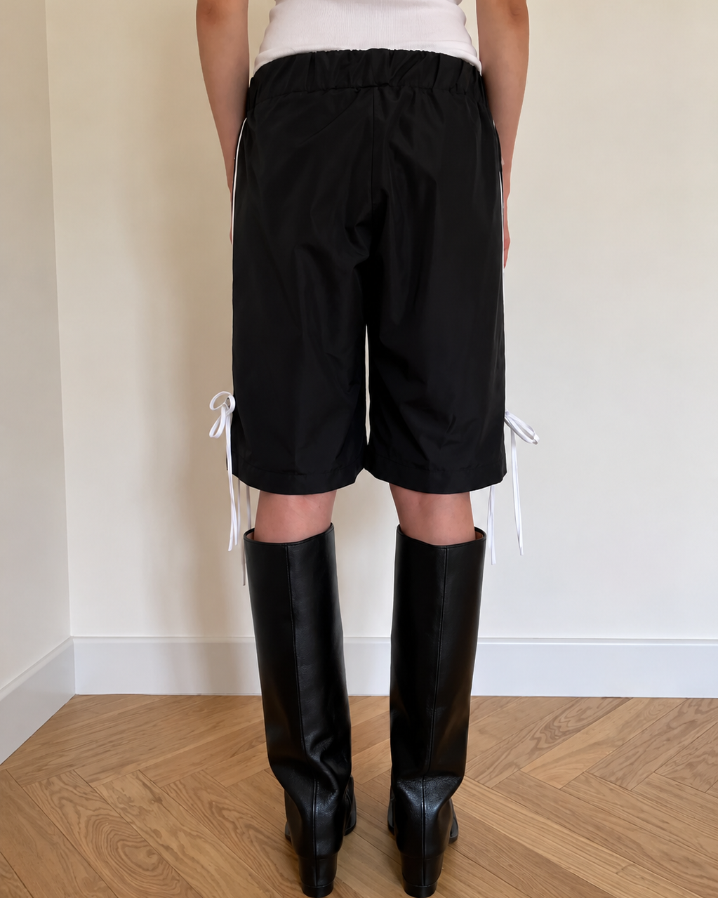 Elle ｜Triple-Stripe Bow Capri Pants