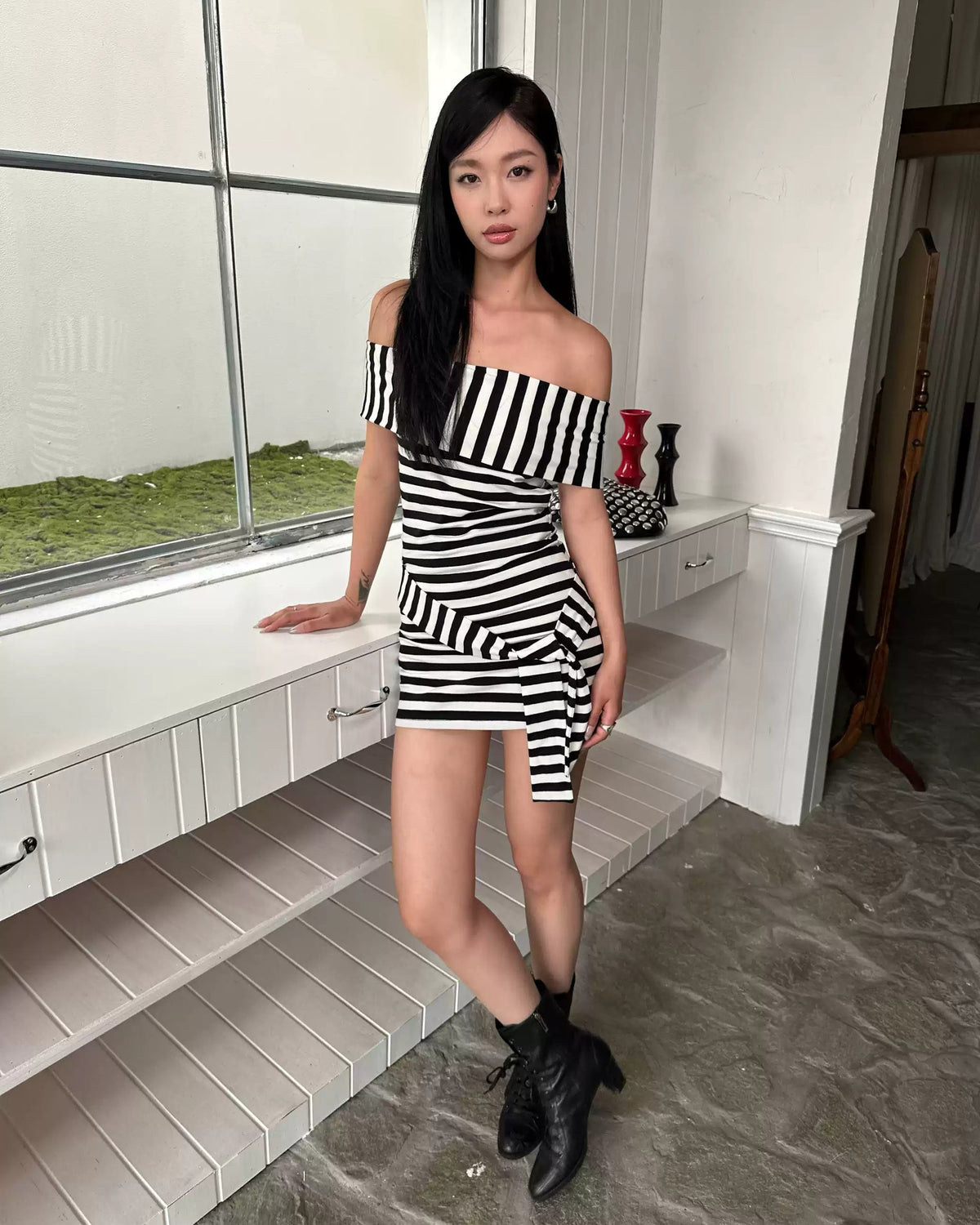 Vacances Off-Shoulder Striped Mini Dress